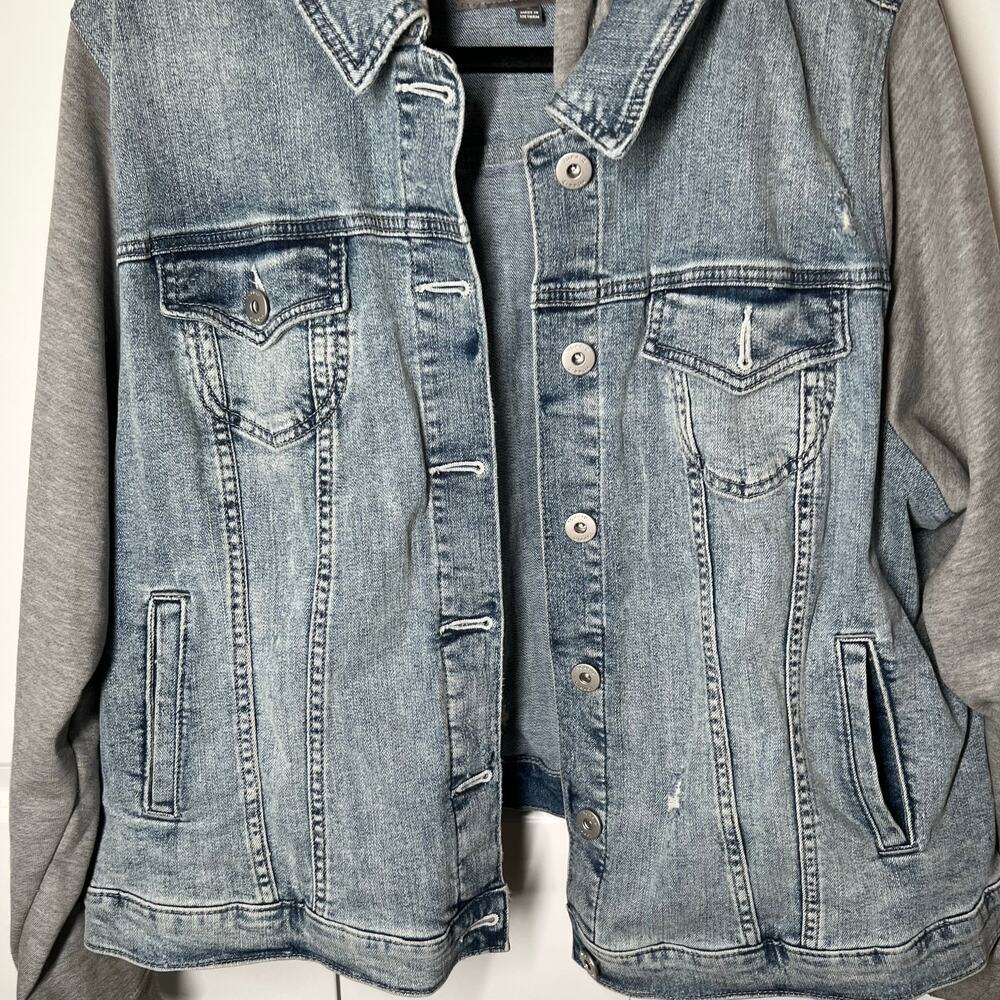 Torrid Women's Denim and Fleece Hooded Trucker Jacket Size 3 - Picture 3 of 7